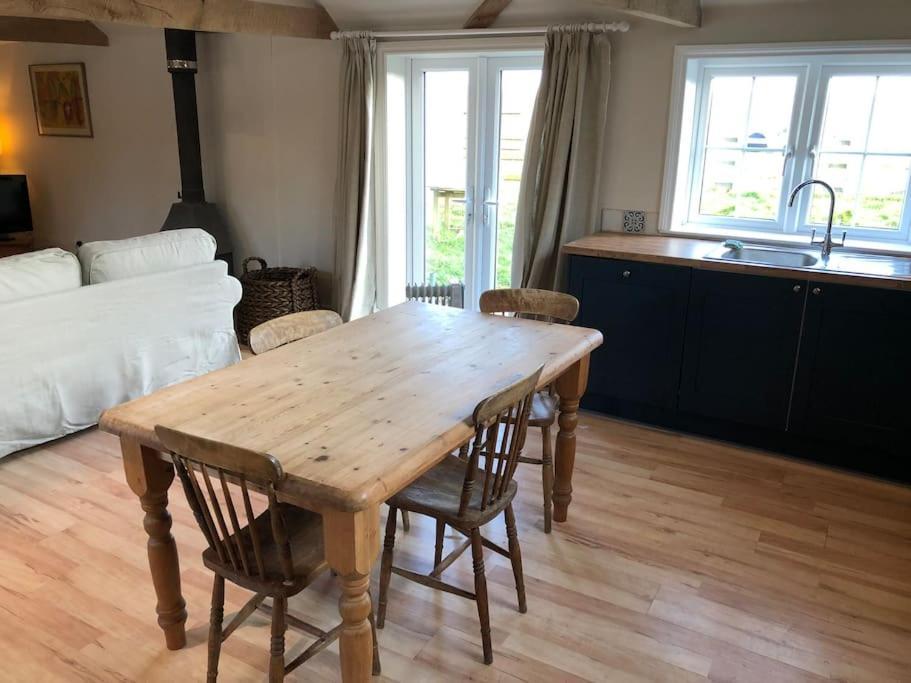 The Cowshed Apartment Солсбъри Екстериор снимка