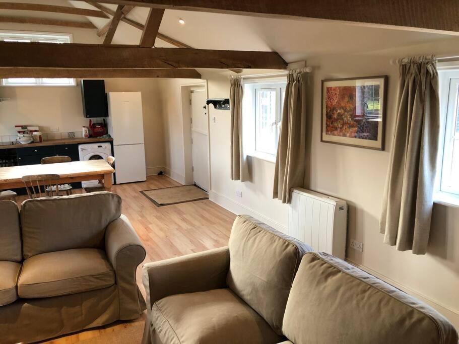 The Cowshed Apartment Солсбъри Екстериор снимка